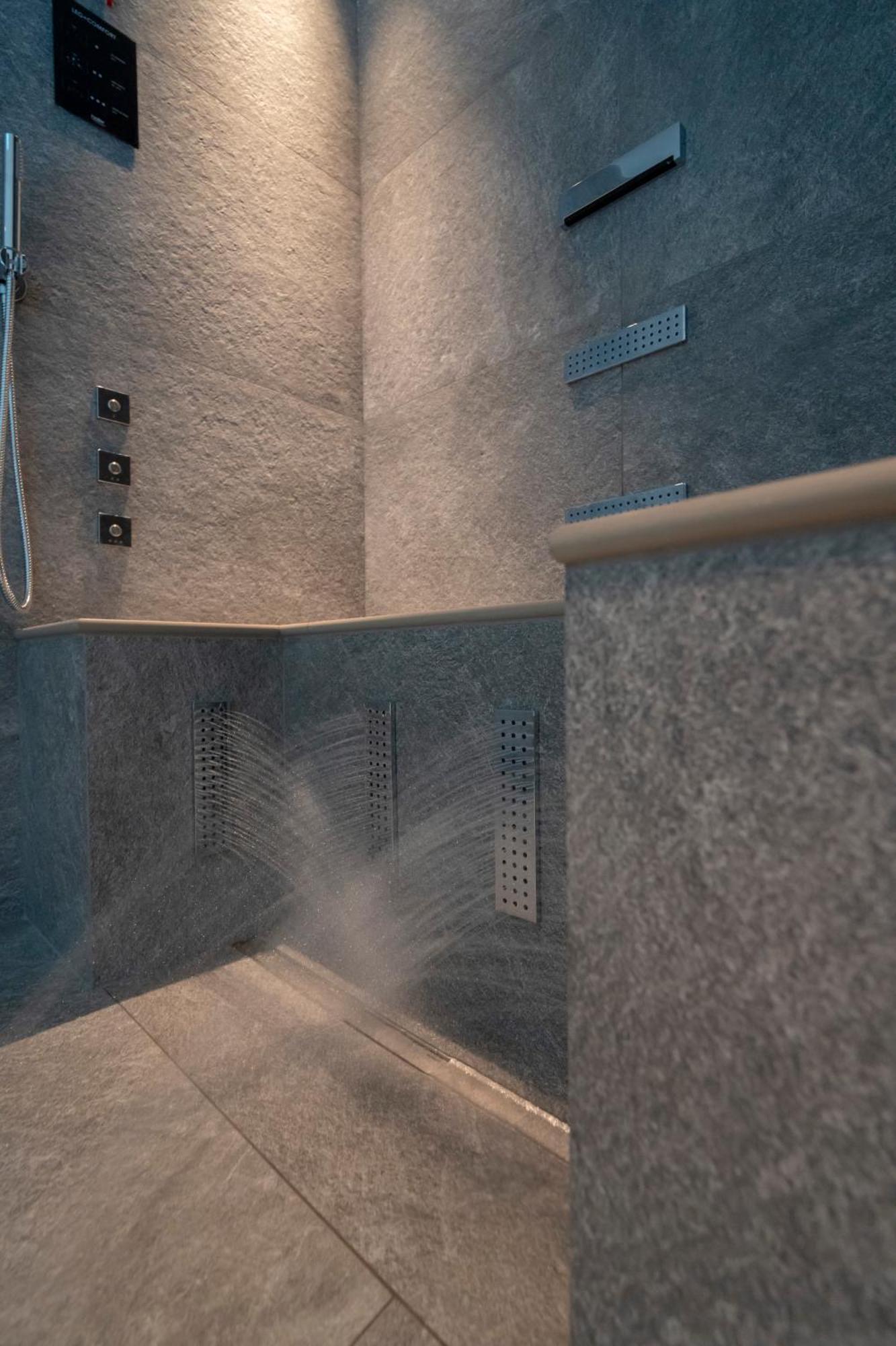 Hotel Alu Mountain Design 博尔米奥 外观 照片